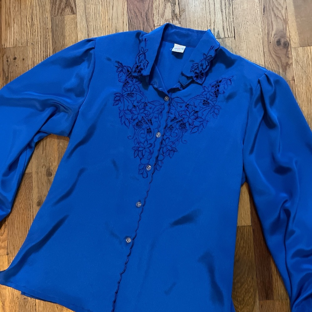 Vintage 70s embroidered Elegant Blue Button-Up Blouse - Picture 2 of 4